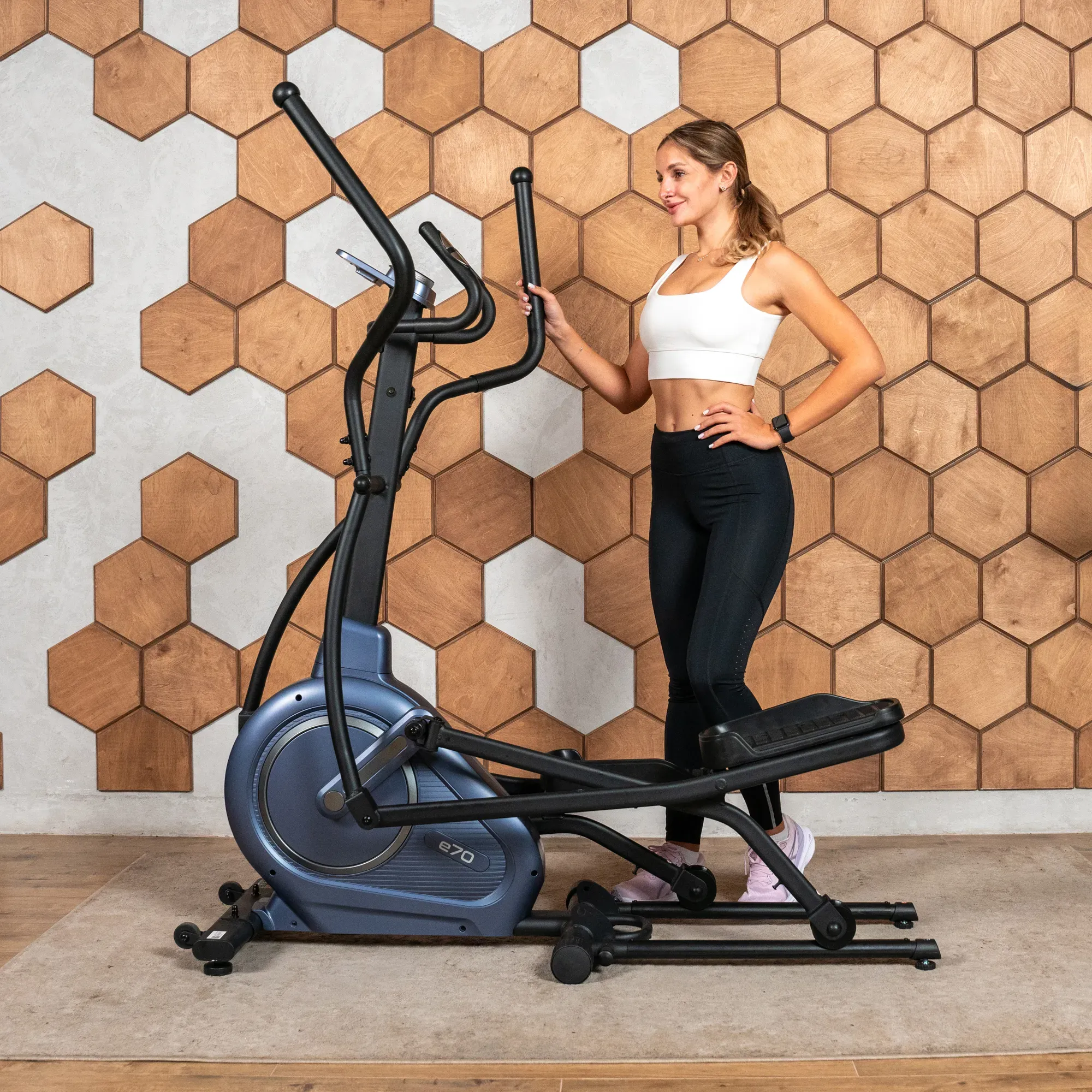 Эллиптический тренажер домашний CARBON FITNESS E70
